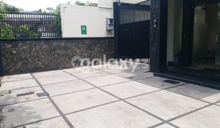 Kantor siap huni dengan lokasi sangat strategis di pusat Kota Surabaya Jln Sriwijya. dekat dengan pusat bisnis