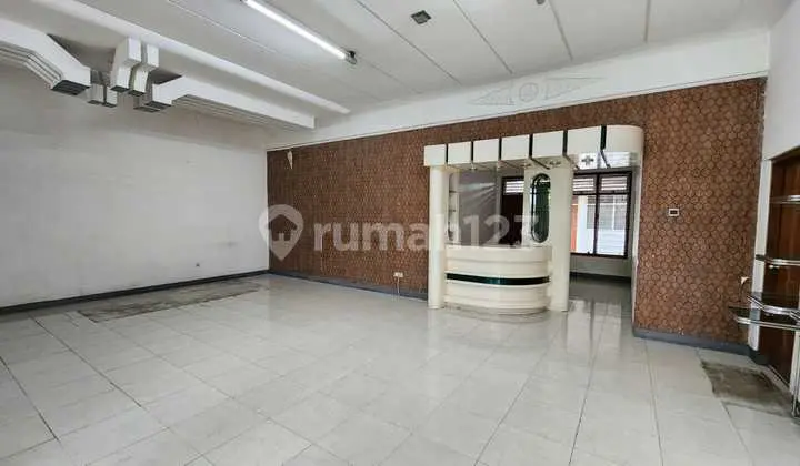 Rumah Jalan Seruni Surabaya Hadap Selatan