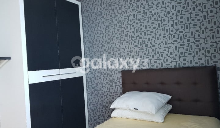 Apartemen homy, hadap kolam renang towe rVIA @ Ciputra World Sby