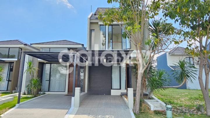 Rumah Northwest Hill Citraland Surabaya 2 Lantai Hadap Utara