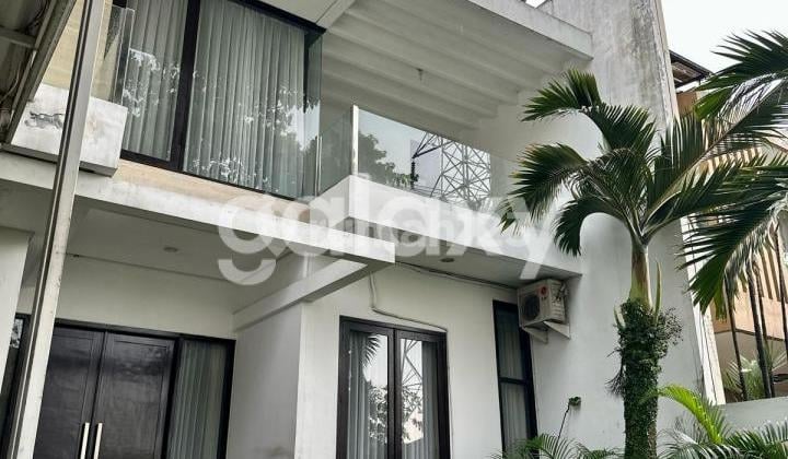 Rumah Raya Bukit Telaga Golf Surabaya 2 Lantai Lokasi Strategis