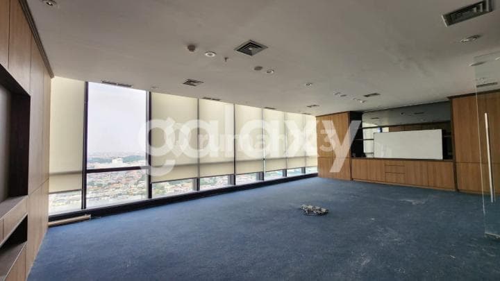 Office Ciputra World Surabaya Hadap Timur Semi Furnish