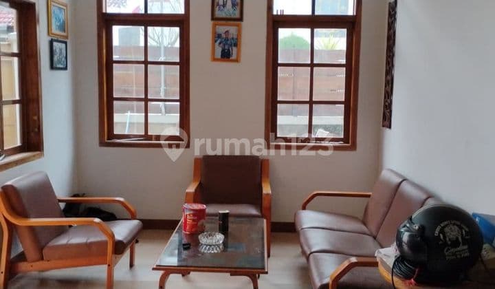 Dijual Rumah 3 Lantai Nyaman Siap Huni Lokasi di Sayap Terusan Jakarta Bandung