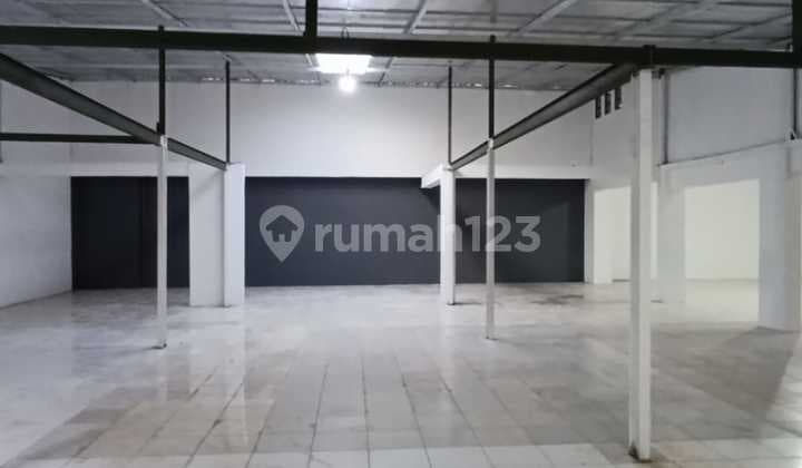 Dijual Gudang Siap Pakai Cocok untuk Usaha Lokasi di Sayap Holis Bandung
