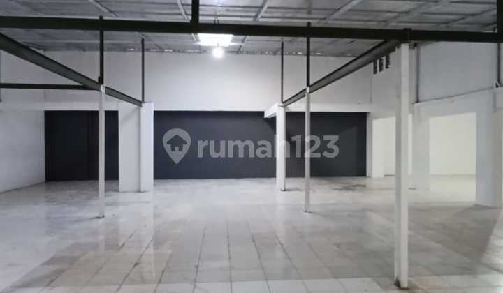 Dijual Gudang Siap Pakai Cocok untuk Usaha Lokasi di Sayap Holis Bandung