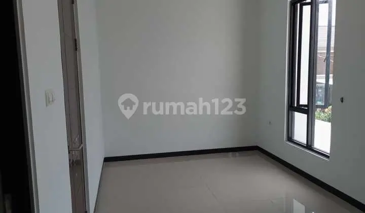 Disewakan Rumah 2 Lantai Terawat Siap Huni Lokasi Strategis di Taman Kopo Indah 5 Cluster Sherwood Bandung