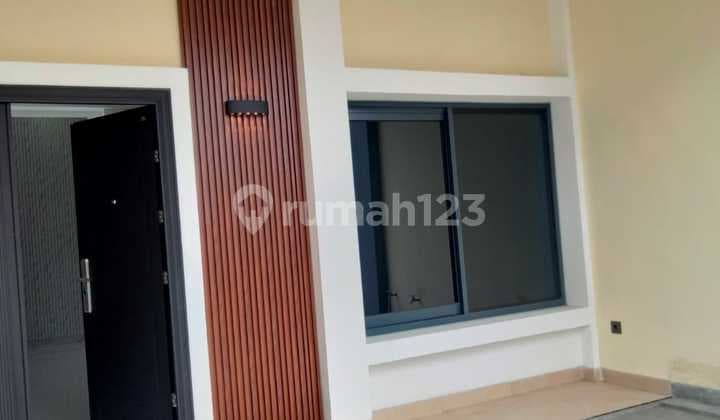 Dijual Rumah Baru Modern Minimalis Posisi Hook Siap Huni Lokasi Strategis di Kopo Permai 1 Bandung