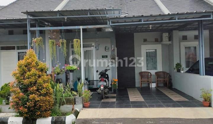 Dijual Rumah Nyaman Siap Huni Lokasi di Private Village Cluster Seminyak Dekat Transmart Buahbatu Bandung