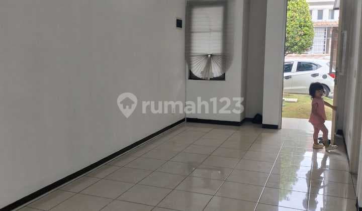 Disewakan Nyaman dan Asri Siap Huni Minimalis Lokasi di Kota Baru Parahyangan Bandung