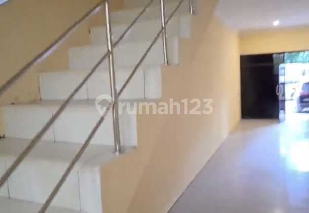 Rented 3-Story Shop House Ready to Use Located in Antapani on Terusan Jakarta Road, Bandung
