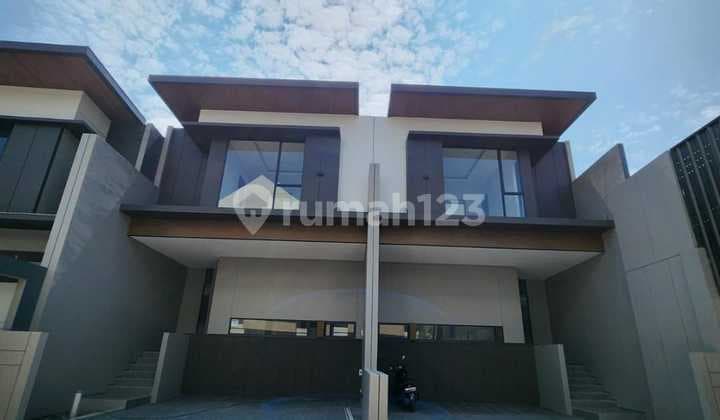 Dijual Rumah 2 Lantai Nyaman Siap Huni Minimalis Lokasi di Setra Duta Grande Corner Bandung