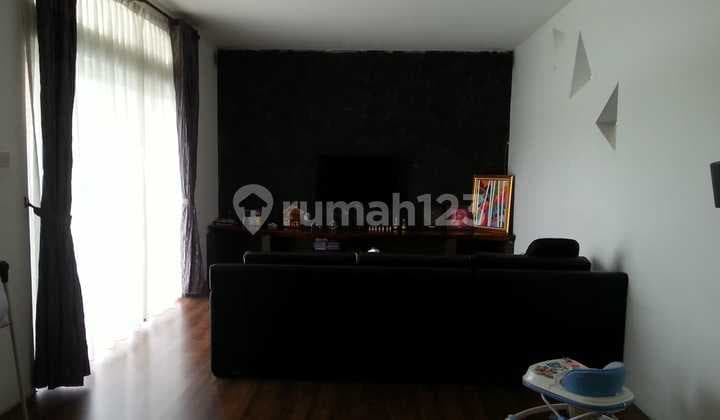 Dijual Rumah Siap Huni Full Furnished View Danau Lokasi di Kota Baru Parahyangan Bandung