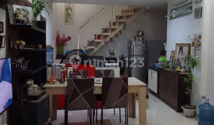 Dijual Hunian Nyaman dan Terawat 2 Lantai Full Furnished Harga Masih bisa Nego Lokasi Strategis di Cileunyi, Bandung