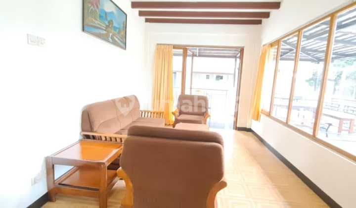 Dijual Villa 2 Lantai Bagus Modern Minimalis Siap Huni Lokasi di Istana Bunga Bandung