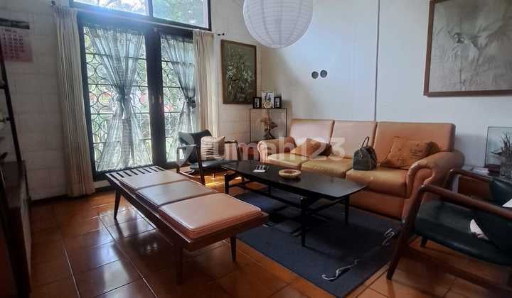 Dijual Rumah 2 Lantai Modern Minimalis Siap Huni Lokasi di Kawasan Elite Setraria Bandung