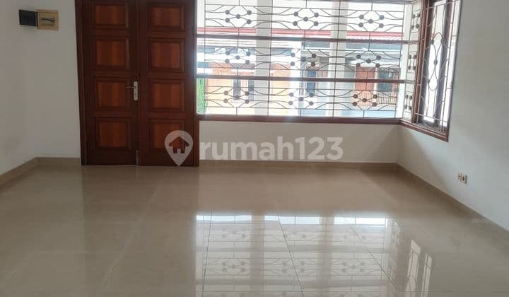 Dijual Rumah 2 Lantai Siap Huni Minimalis Lokasi Strategis di Singgasana Pradana Bandung