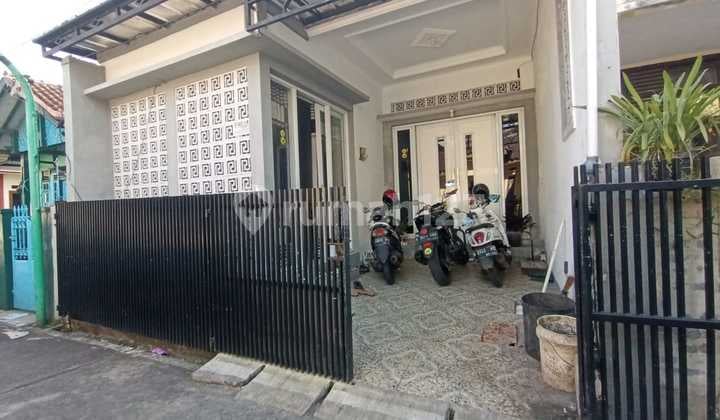 Dijual Rumah dengan Balkon Luas Siap Huni Lokasi Strategis di Terusan Jakarta Antapani Bandung