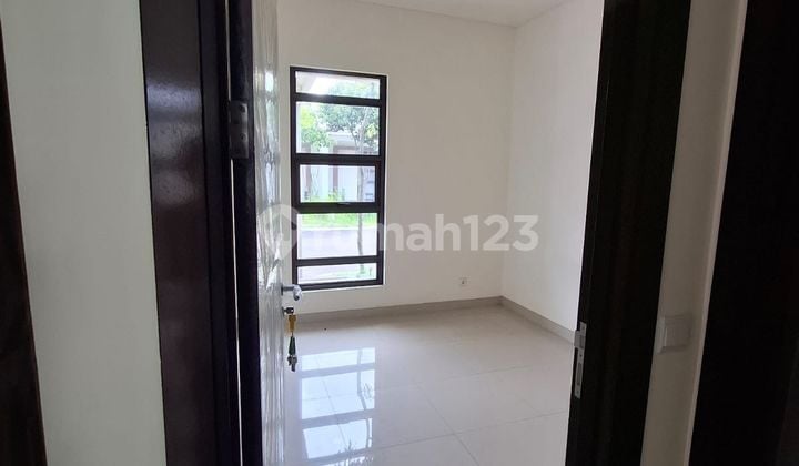 For Quick Sale: Comfortable, Lush, Ready-to-Occupy House Located in Podomoro Park, Padmagriya Cluster, Bandung