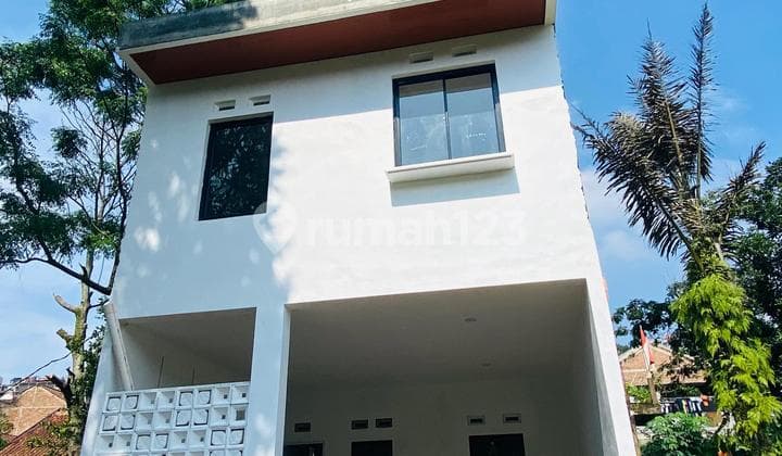 Dijual Rumah 2 Lantai Siap Huni Nyaman Terawat Lokasi di Cigadung Wetan Bandung
