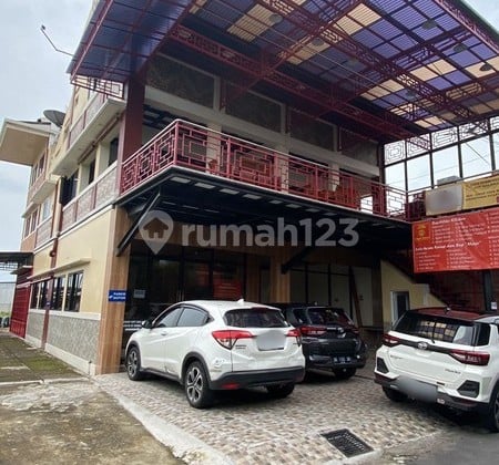 Disewakan Ruang Usaha 3 Lantai Strategis di Jl. Kabupaten, Nogotirto, Gamping, Sleman