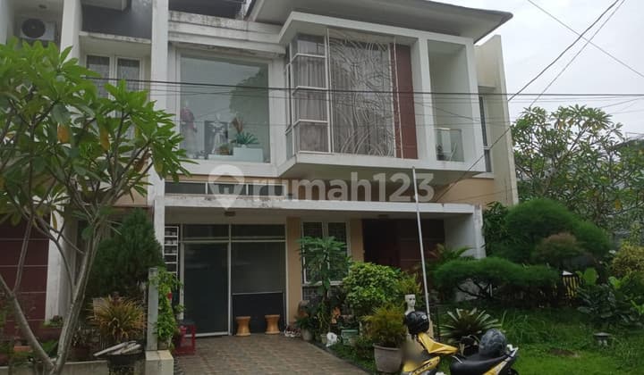 Rumah Full Furnish 3 Lantai Dalam Perum Cempaka Residence Banyurejo Mertoyudan Magelang