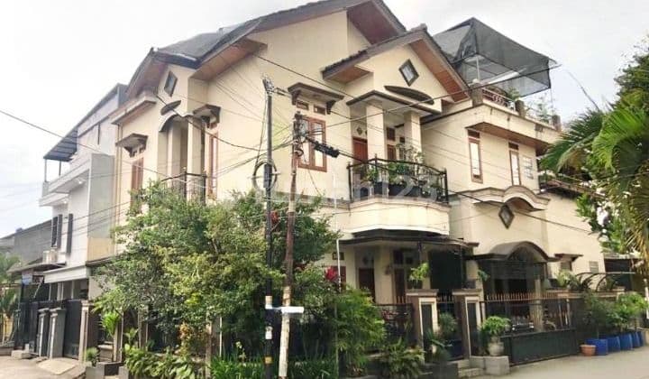 Jual Rumah Bagus Posisi Hook di Komplek Kiara Sari Buah Batu
