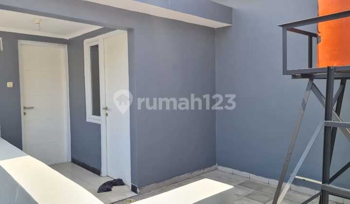 Rumah Cantik Taman Kopo Indah V Redwood Siap Huni