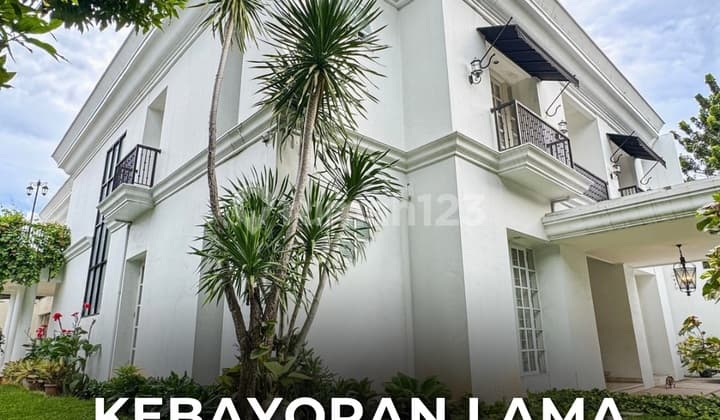 Rumah Terawat Ada Private Pool di Kebayoran Lama Jakarta Selatan