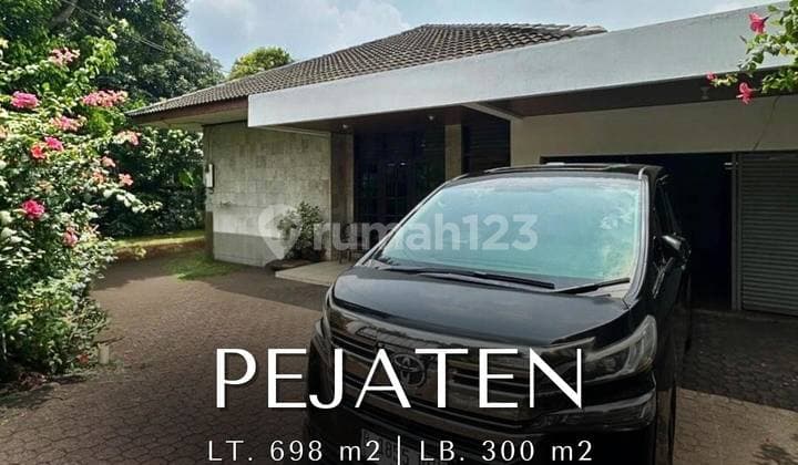 Rumah Halaman Luas Dekat Pejaten Village Pejaten Jakarta Selatan
