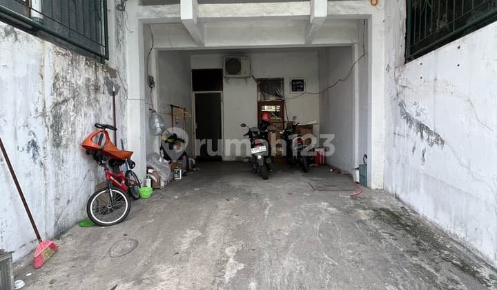 Rumah 2 Lantai Jual Tambora 5 Jakarta Baratluas 4X22.5 M2 bisa untuk Gudang Kecil