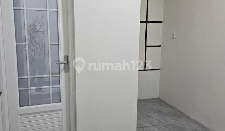 Rumah Kost Jalan Kuda Lumping Pegangsaan Kelapa Gading Uk 4x17 M2.bangunan 3 Lantai Dengan 9 Kamar Tidur