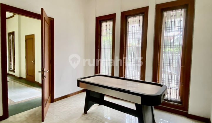 Di Jual rumah lokasi di Jl Salemba Jakarta pusat Zona Campuran ( komersil )