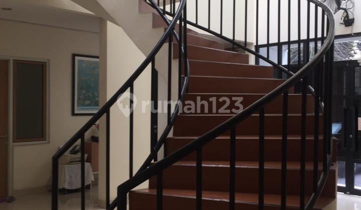 Di Jual Mini building Jl Gunawarman , Kebayoran Baru Jakarta Selatan