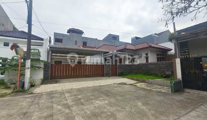 Beautiful Spacious House for Sale, Ready to Occupy, Near Mall in Jakasetia Bekasi