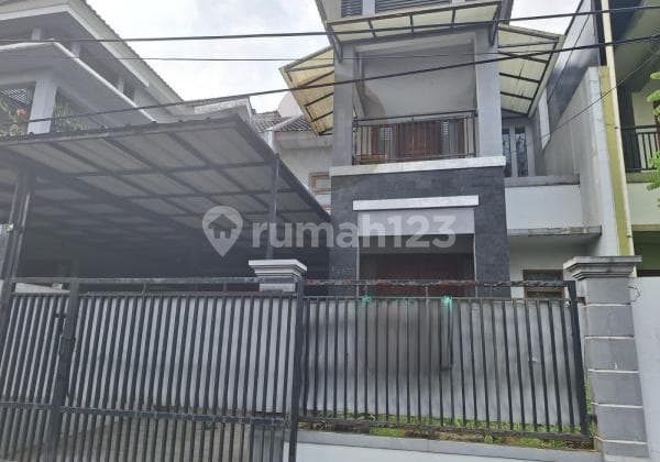 Dijual Rumah 2 Lantai di Vila Galaxy Bekasi