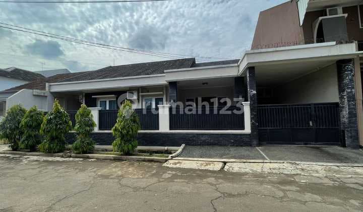 Dijual Rumah Luas Siap Huni di Jatiwaringin Bekasi