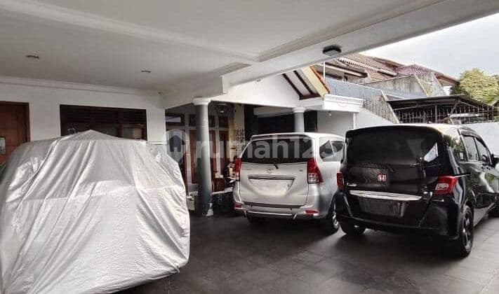 Dijual Rumah Dengan Carport Yang Luas di Area Kayu Manis, Jaktim, Hub 0813xxxxxxxx