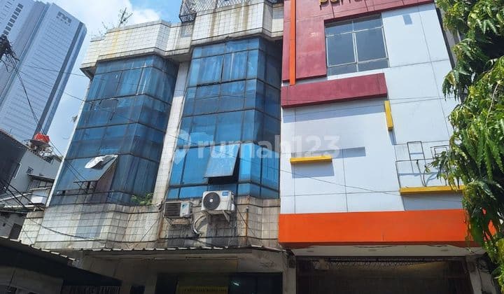 Dijual Ruko Gandeng di Bendungan Hilir Raya, Lokasi Strategis Segitiga Mas