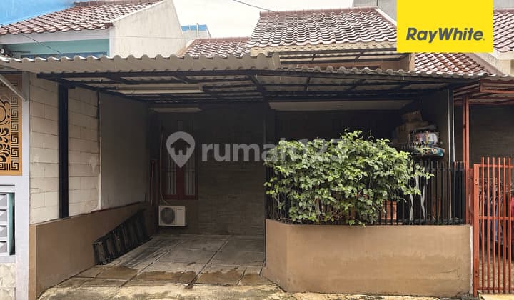 Ready-to-Occupy House, Flood-Free, Strategic Location at Townhouse Cibubur Indah 2, Ciracas, East Jakarta