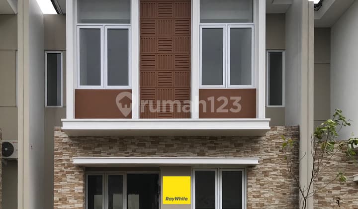 Rumah di Kota Wisata, Cibubur