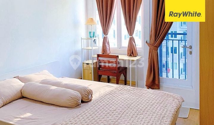 Apartemen Fully Furnished, View Swimming Pool di Podomoro Golf View, Cimanggis