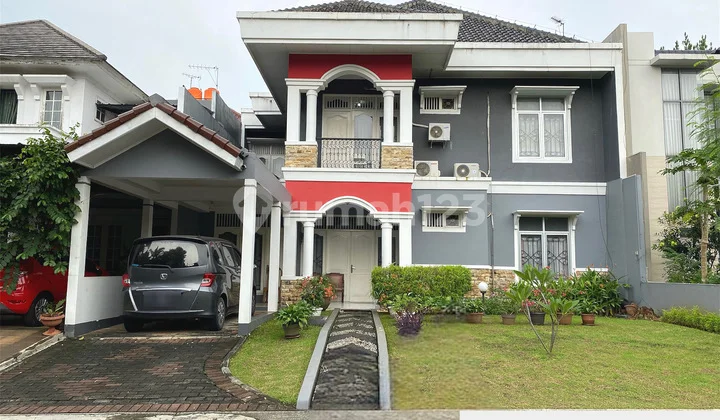 Rumah Depan Taman di Kota Wisata, Cibubur