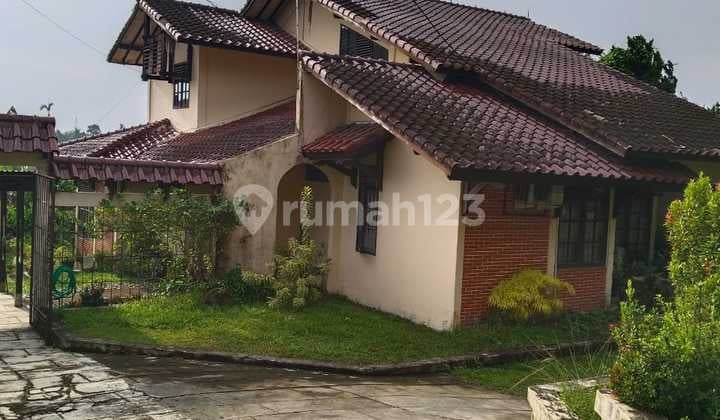 Rumah Bulatan Besar 2 Lantai Halaman Luas Dekat Kampus UNILAK Rumbai