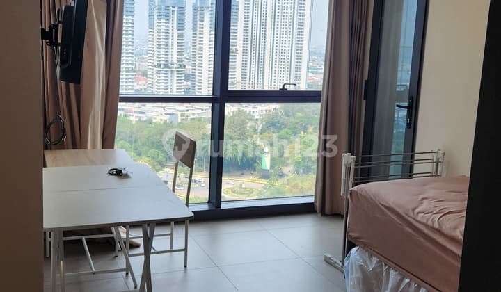 Apartemen 1 BR di Menara Jakarta, Furnished, Dekat JIEXPO