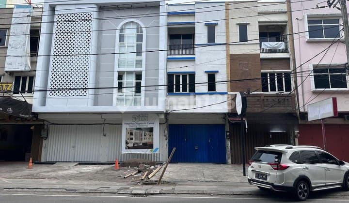 Disewakan Ruko 3 Lantai di Jalan Hertasning