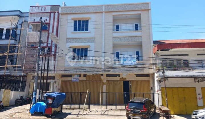 Disewakan Ruko di Jalan Yos Sudarso