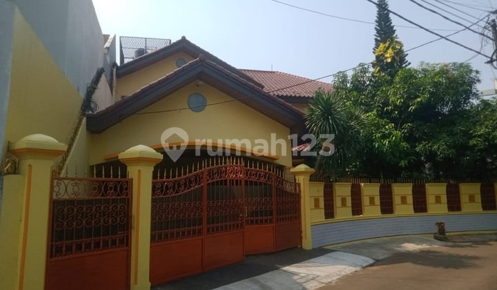 Rumah Komplek Bumi Pusaka Cinere, Asri dan Nyaman