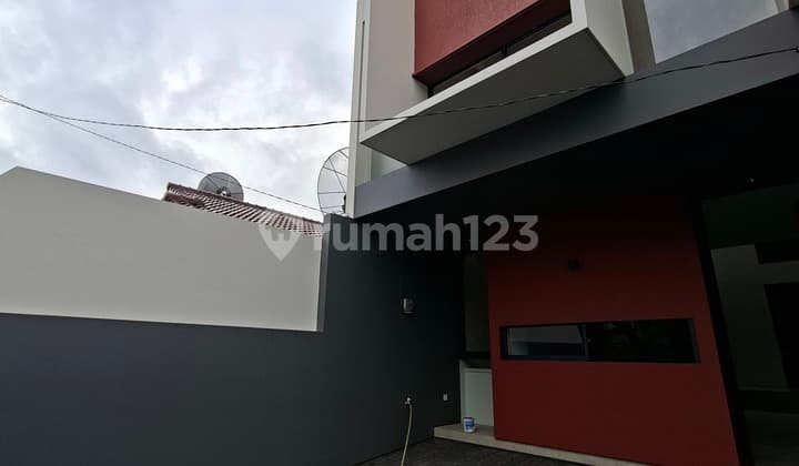 Rumah 3 Lantai Minimalis Baru Taman Alfa Indah Lokasi Strategis & Bebas Banjir