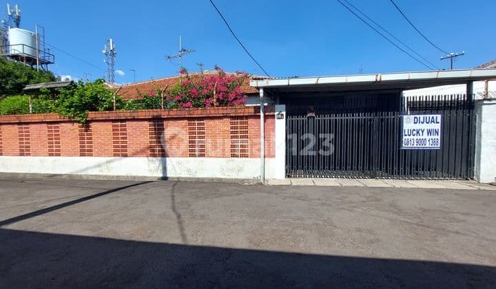 Rumah Tua Asri Jalan Kemiri, Kebayoran Lama Jakarta Selatan