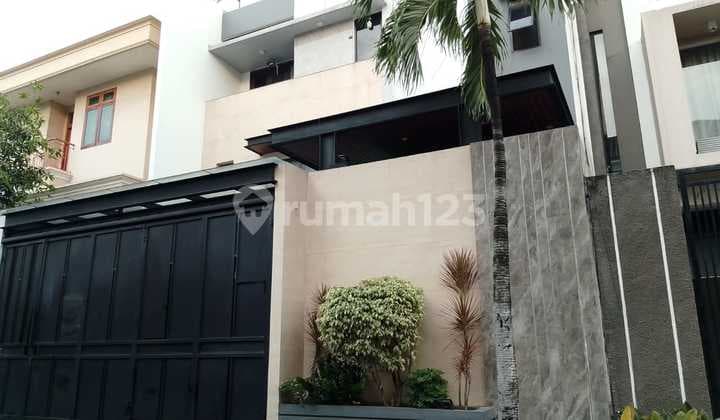 Rumah Minimalis Modern Permata Buana Puri Jakarta Barat Semi Furnished 2.5 Lantai